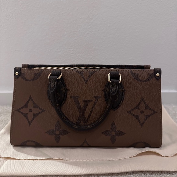 New Louis Vuitton Onthego Eastwest - Picture 8 of 8